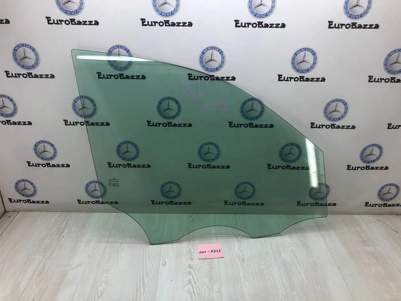 Стекло двери переднее правое Mercedes W166