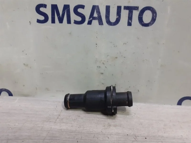 Фланец системы охлаждения Audi A6 1K0121113A C7 2.0T CDN