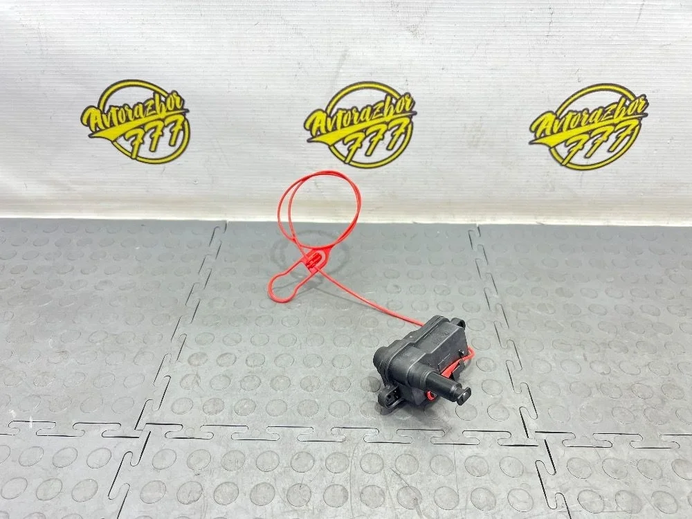 Замок лючка бензобака Audi A6 C7 (2011—2014)