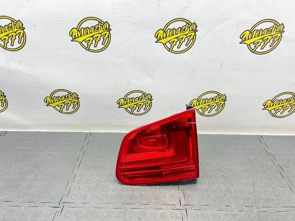 Фонарь задний внутренний правый Volkswagen Tiguan I рестайлинг (2011—2019)