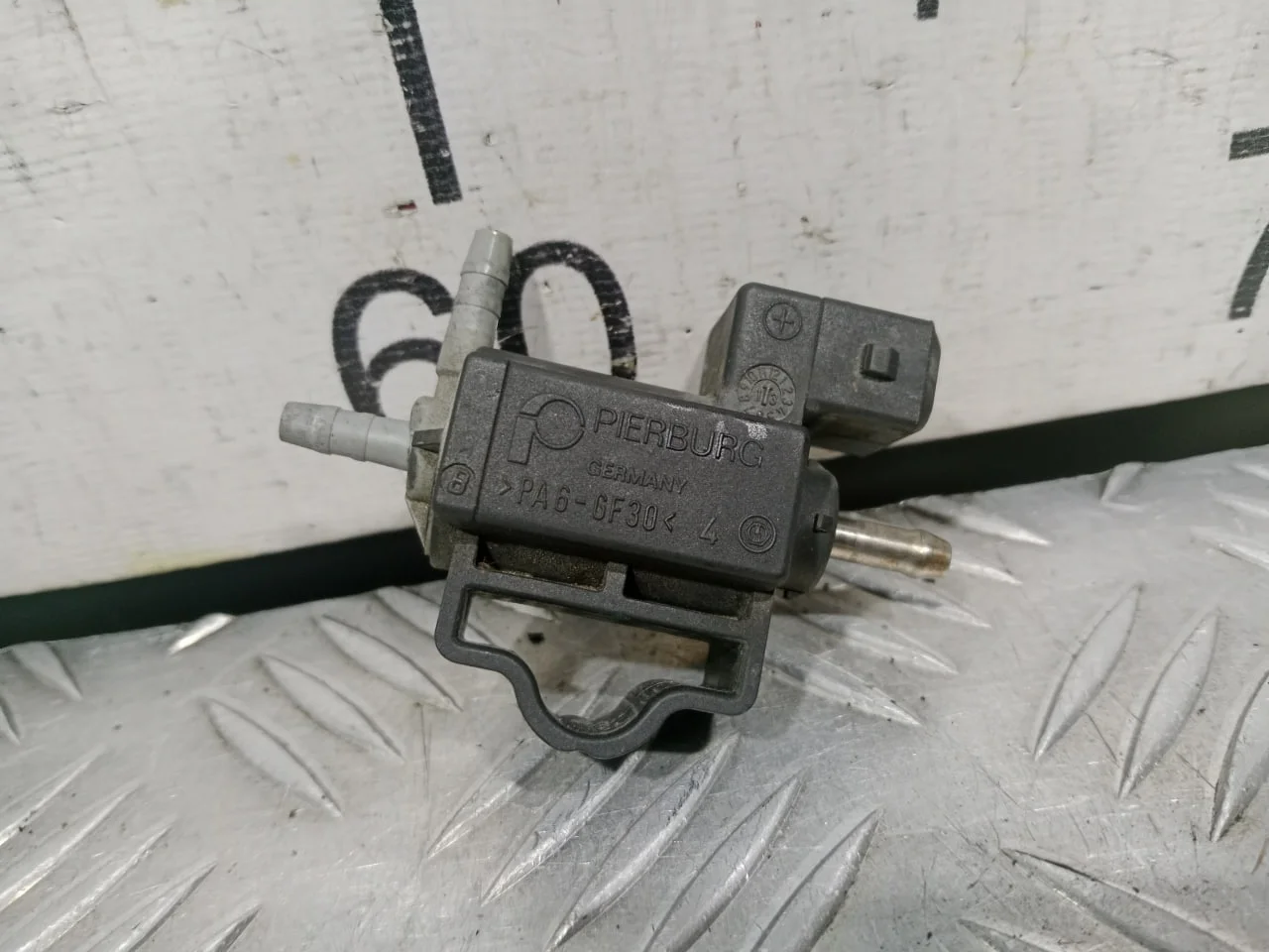 [Б/У] Клапан регулировки наддува [Код: 00587975 ]