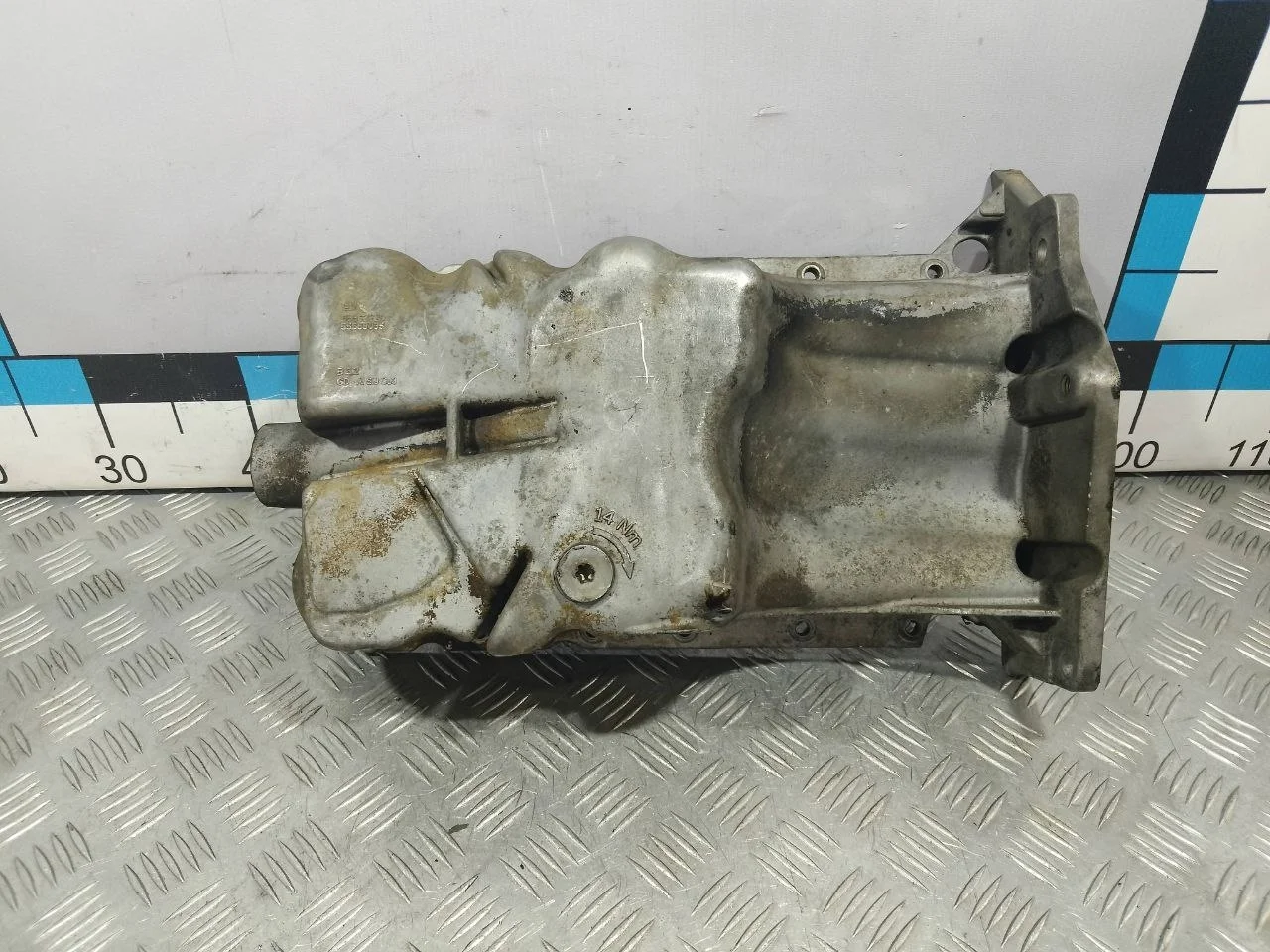 [Б/У] Поддон Opel Astra Insignia Zafira - Небольшая трещина в районе сливной пробки [Под ремонт] [Код: 00588616 ]