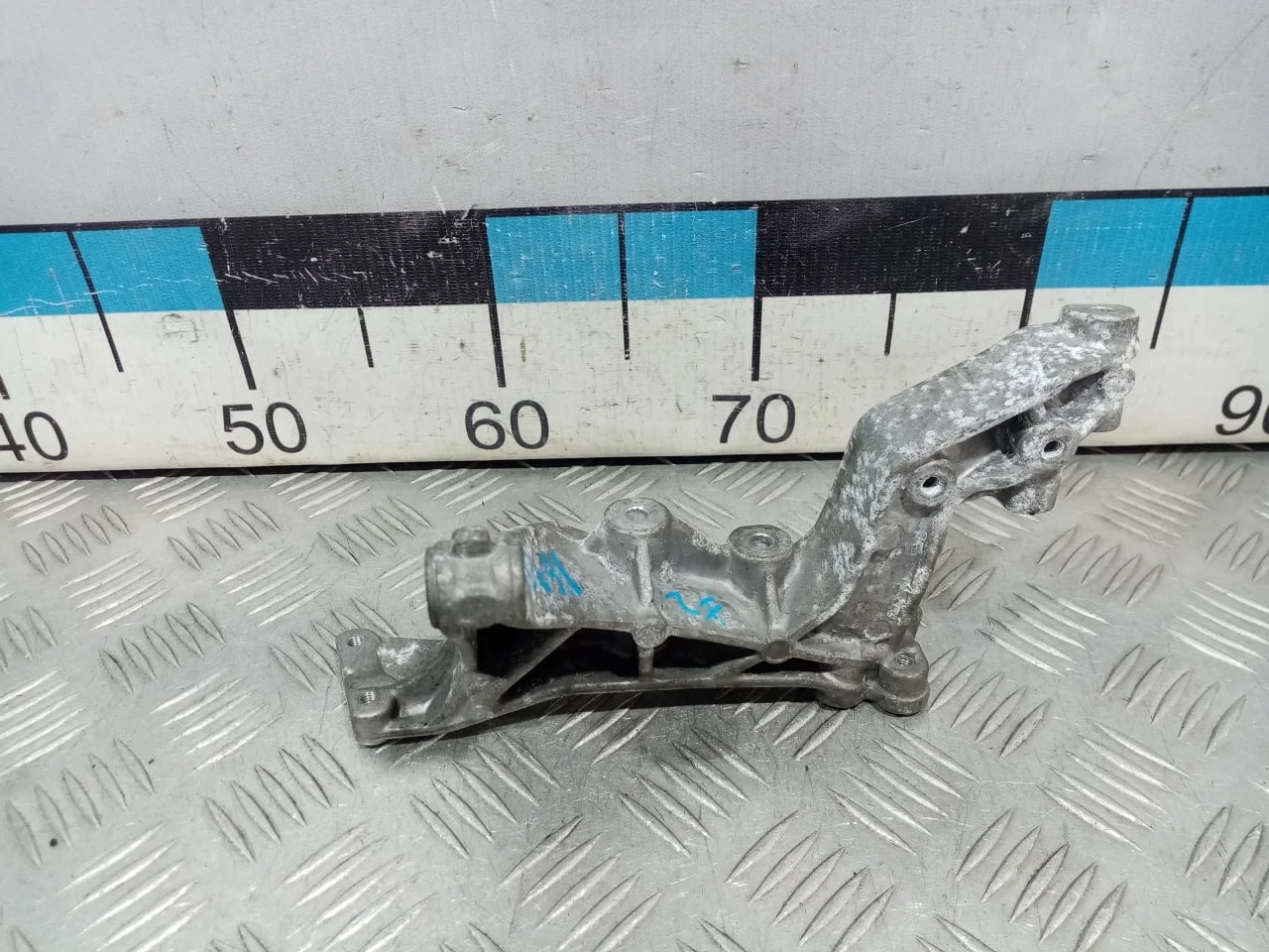 [Б/У] Кронштейн клапана EGR Mercedes om.271 [Код: 00591060 ]