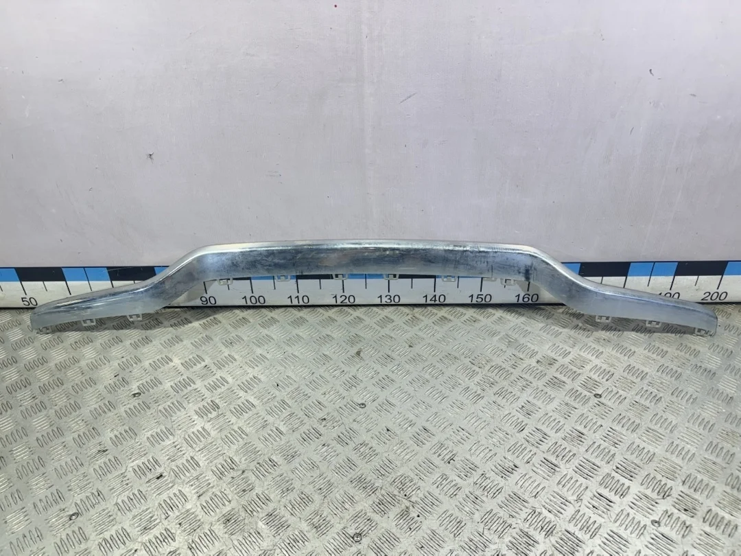 [Б/У] Накладка заднего бампера Mercedes GL166 ML166 - царапинки, дефект одного крепления, дефект хрома [Незначительные дефекты] [Код: 00506041 ]