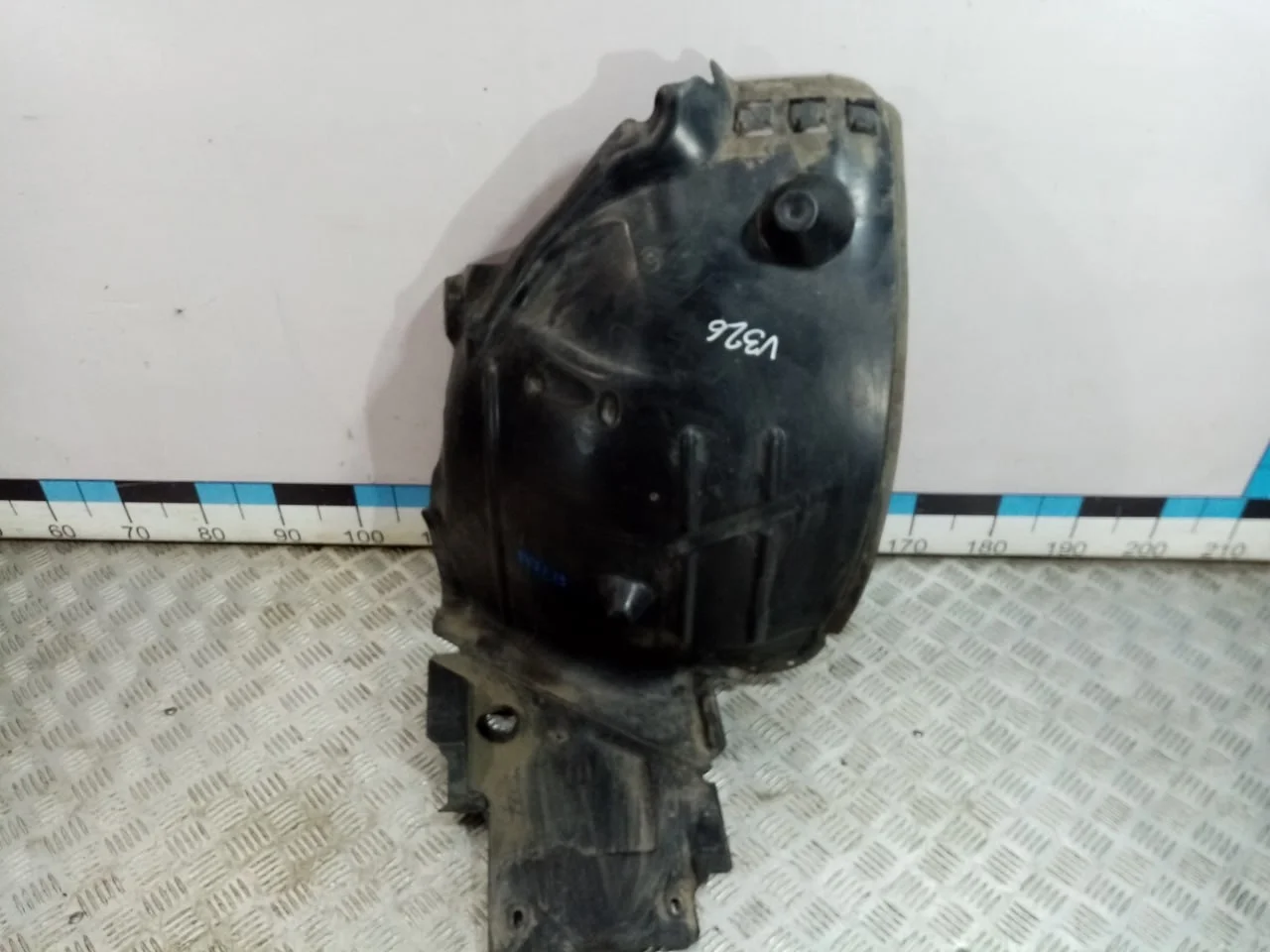 [Б/У] Подкрылок передний правый задняя часть [Код: 00588001 ]