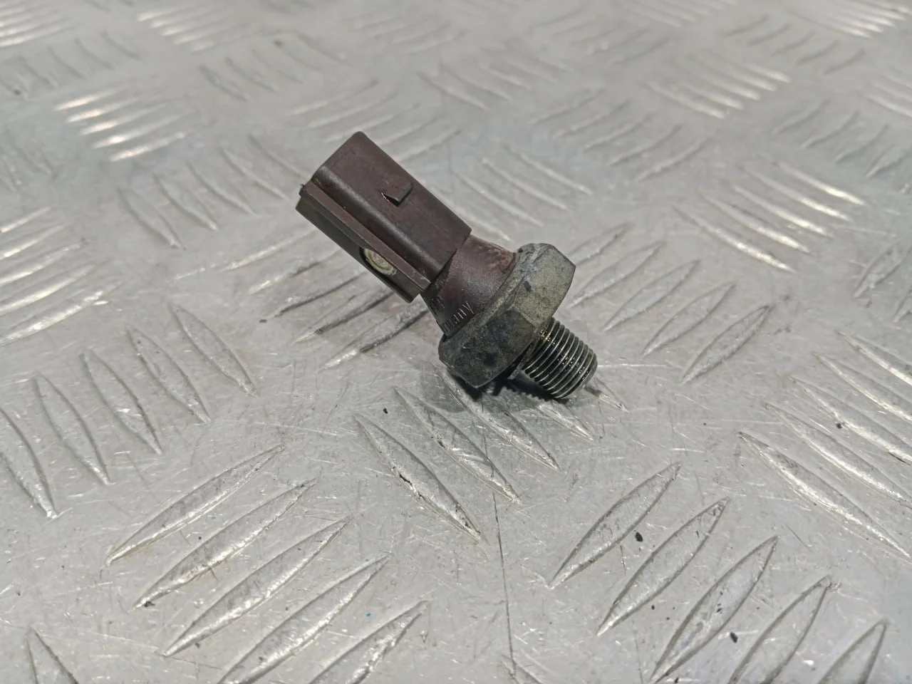 [Б/У] Датчик давления масла Vag [Код: 00589742 ]