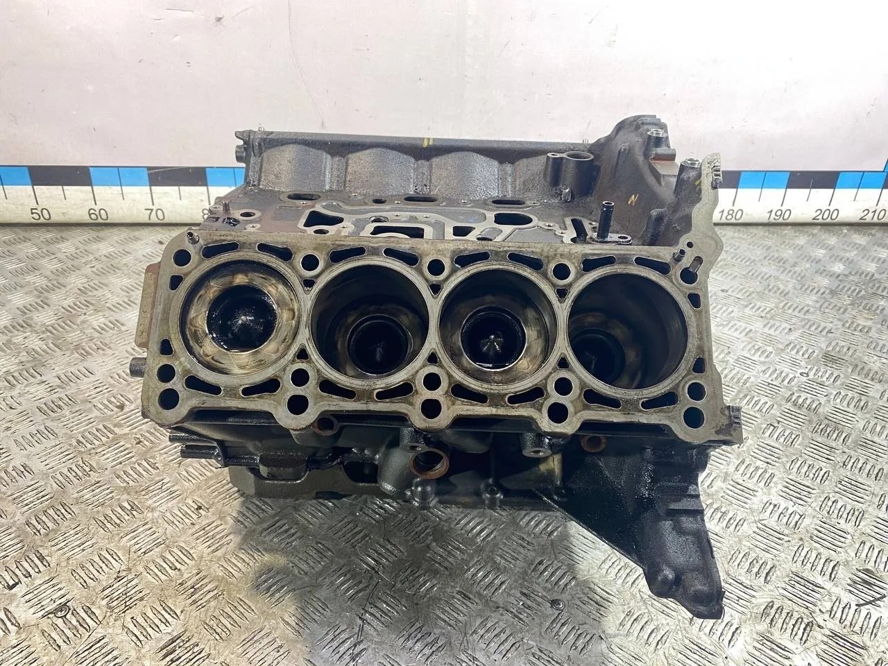 [Б/У] Двигатель CKDA 4.2 - (Состояние: низ двигателя (шорт блок)пробег 120 т.км -коленвал 057105101AG , шатуны 057198401E , поршня 057107065CG) [ХОРОШЕЕ] [Код: 00587556 ]