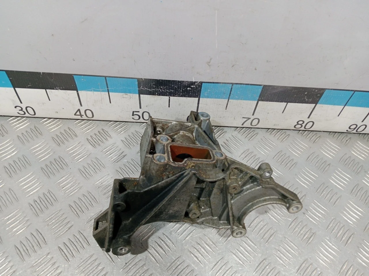 [Б/У] Кронштейн ГУР [Код: 00587286 ]