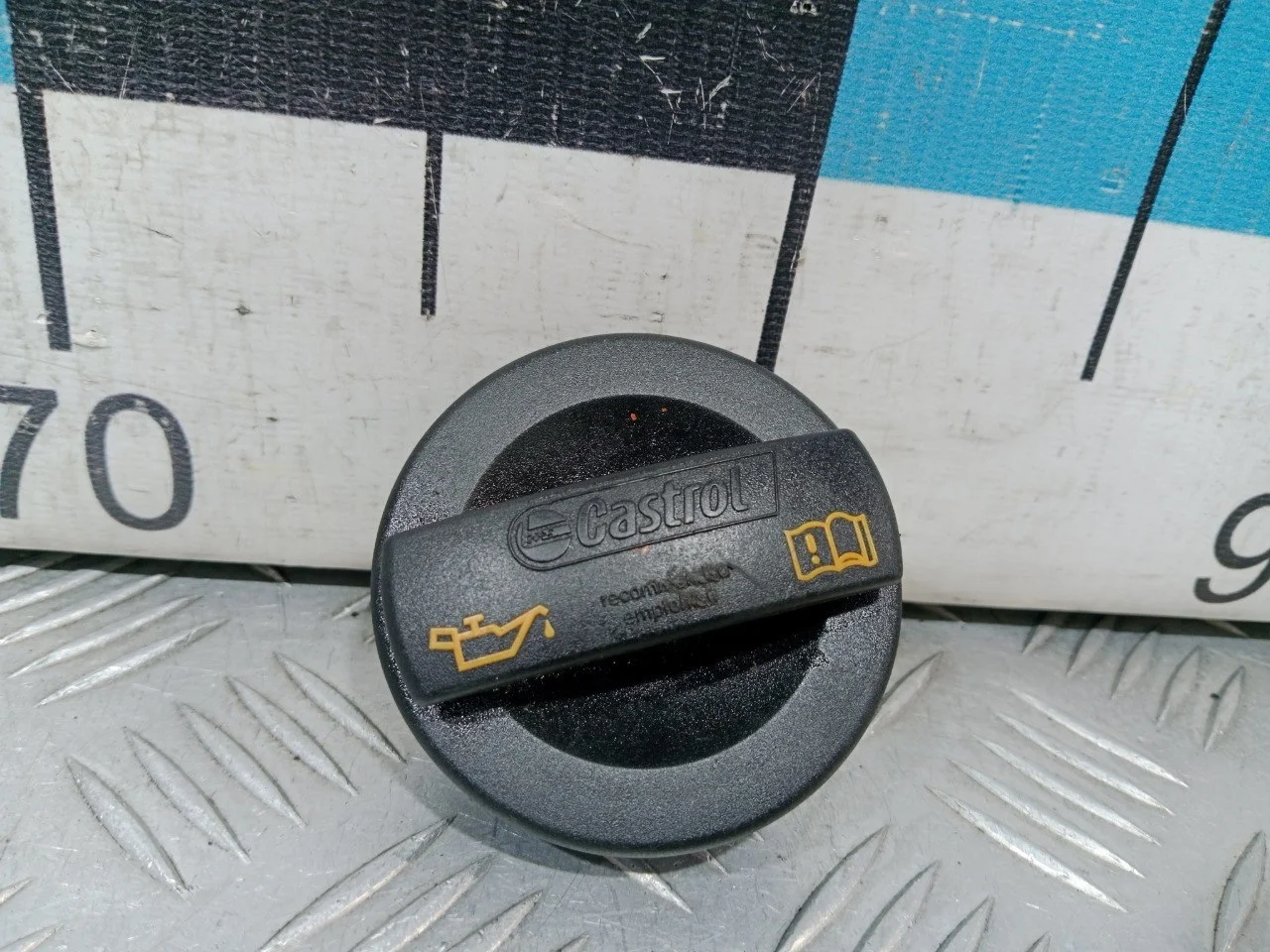 [Б/У] Крышка заливной масляной горловины [Код: 00587361 ]