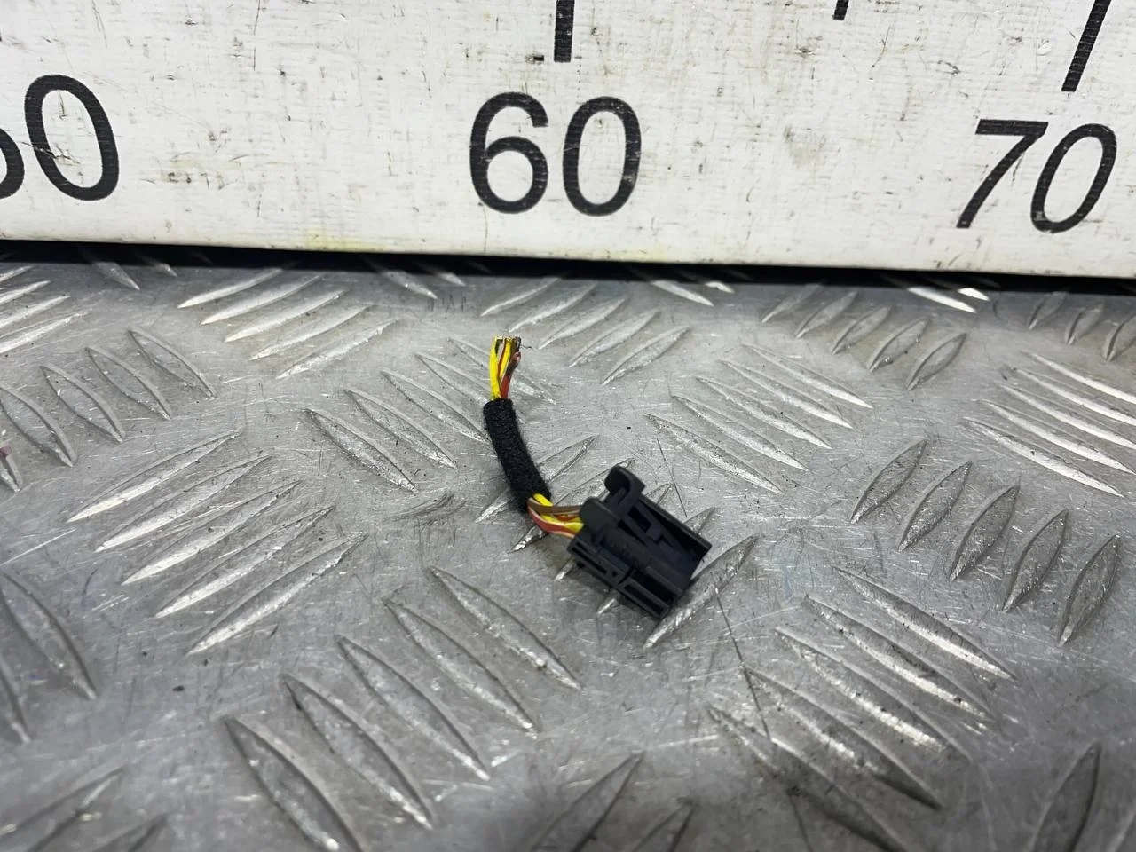 [Б/У] Разьем 4-pin VAG [Код: 00589012 ]