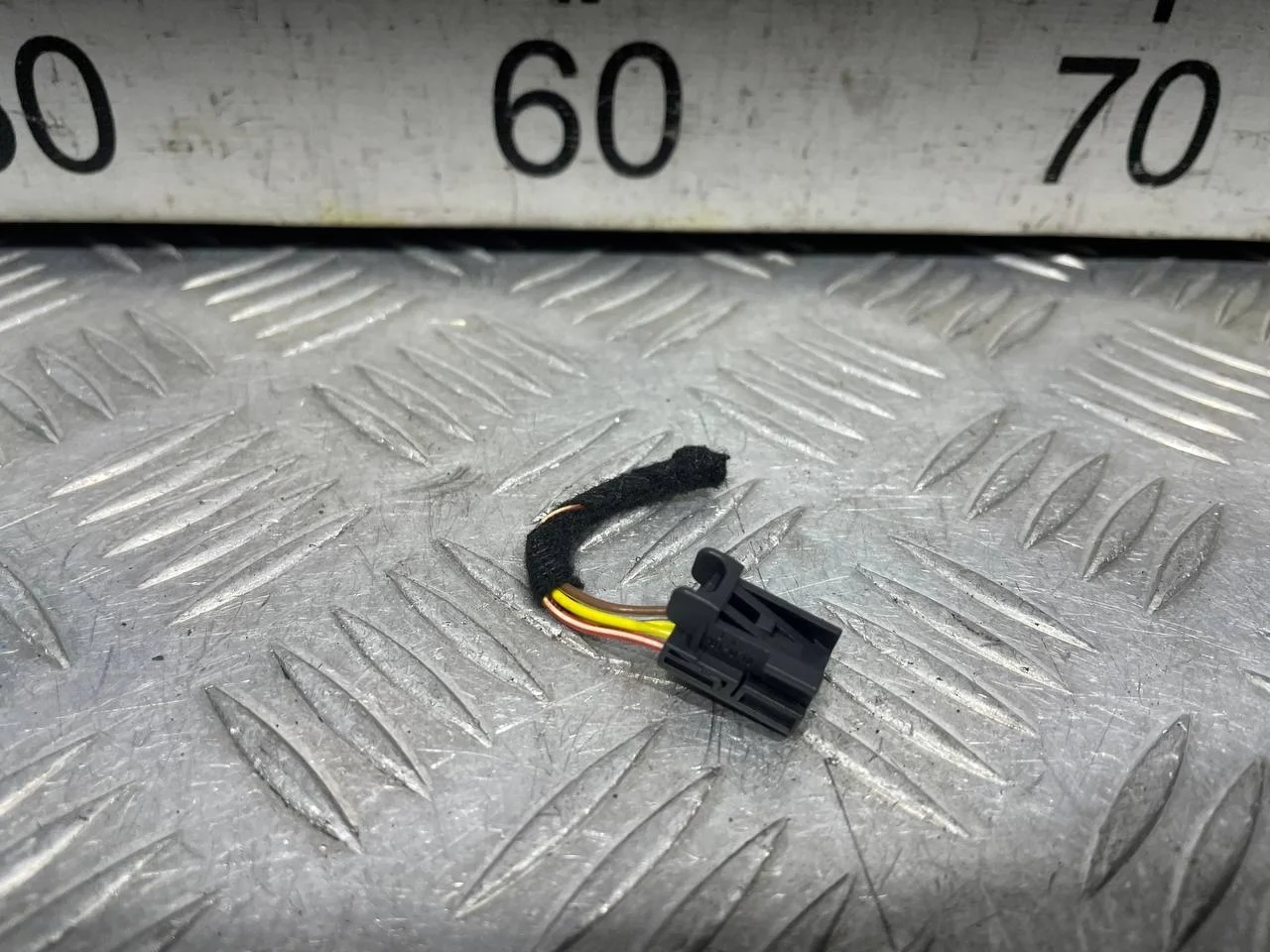 [Б/У] Разьем 4-pin VAG [Код: 00589013 ]