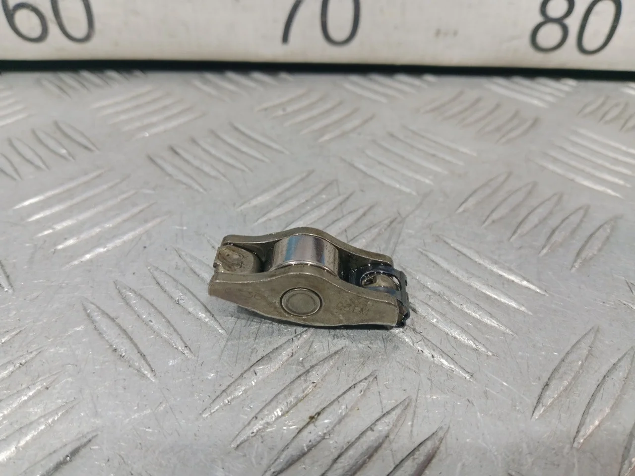 [Б/У] Рокер Audi Skoda Volkswagen Porsche [Код: 00587751 ]