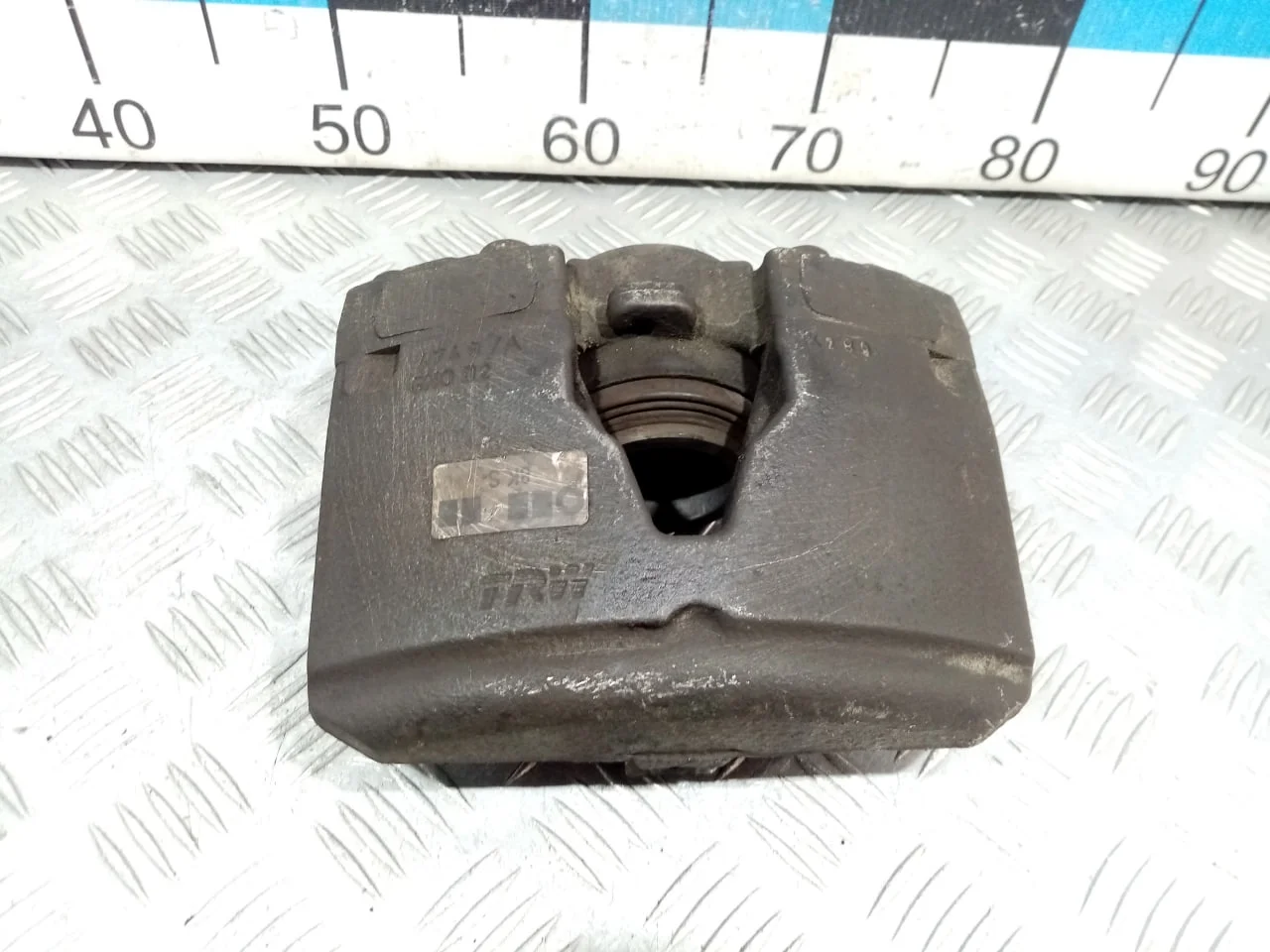 [Б/У] Суппорт тормозной передний правый [Код: 00588937 ]