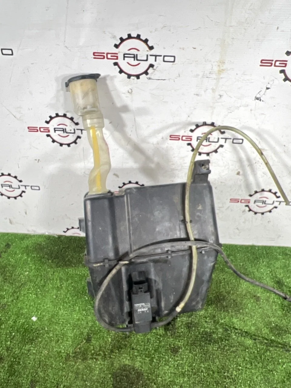 Бачок омывателя Toyota Celica 2005 ZZT230