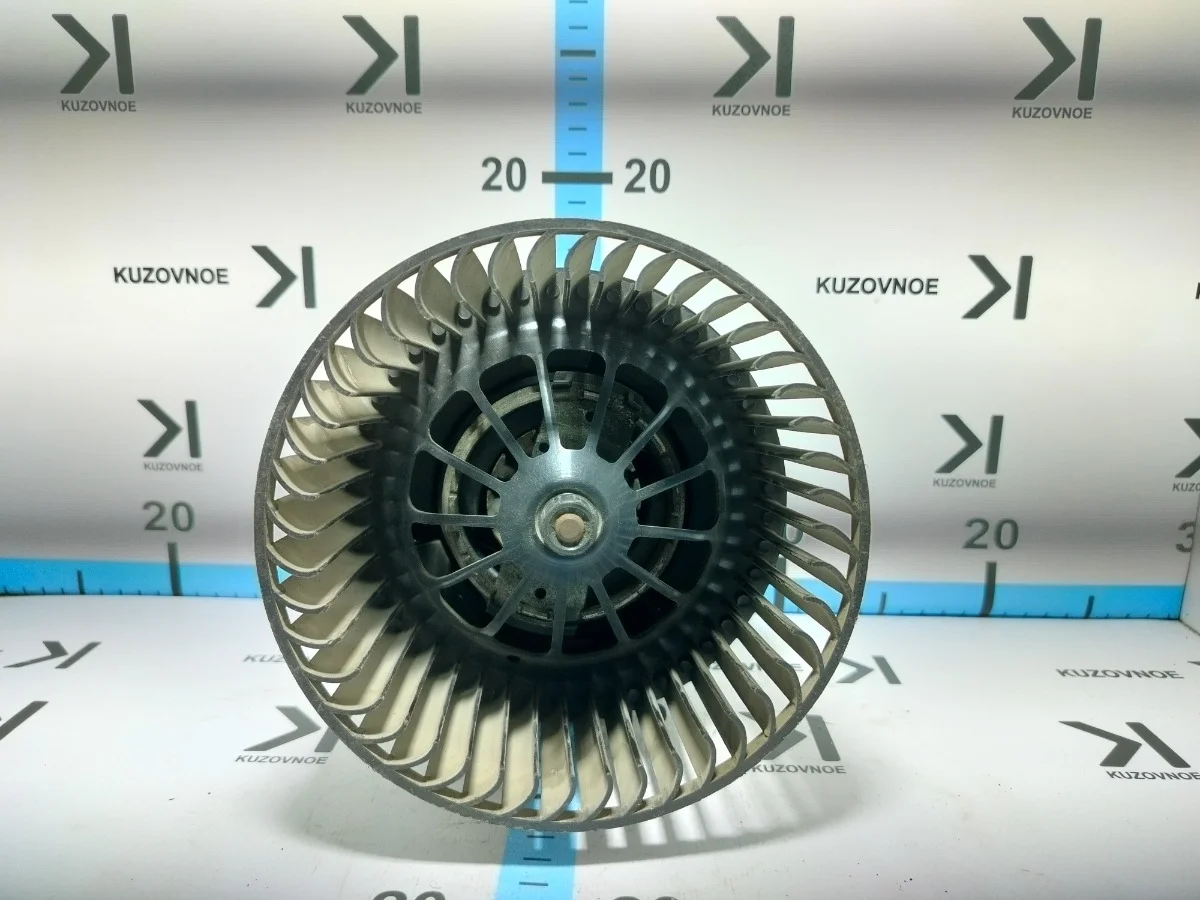 Моторчик отопителя Ford Focus 2015 CB8