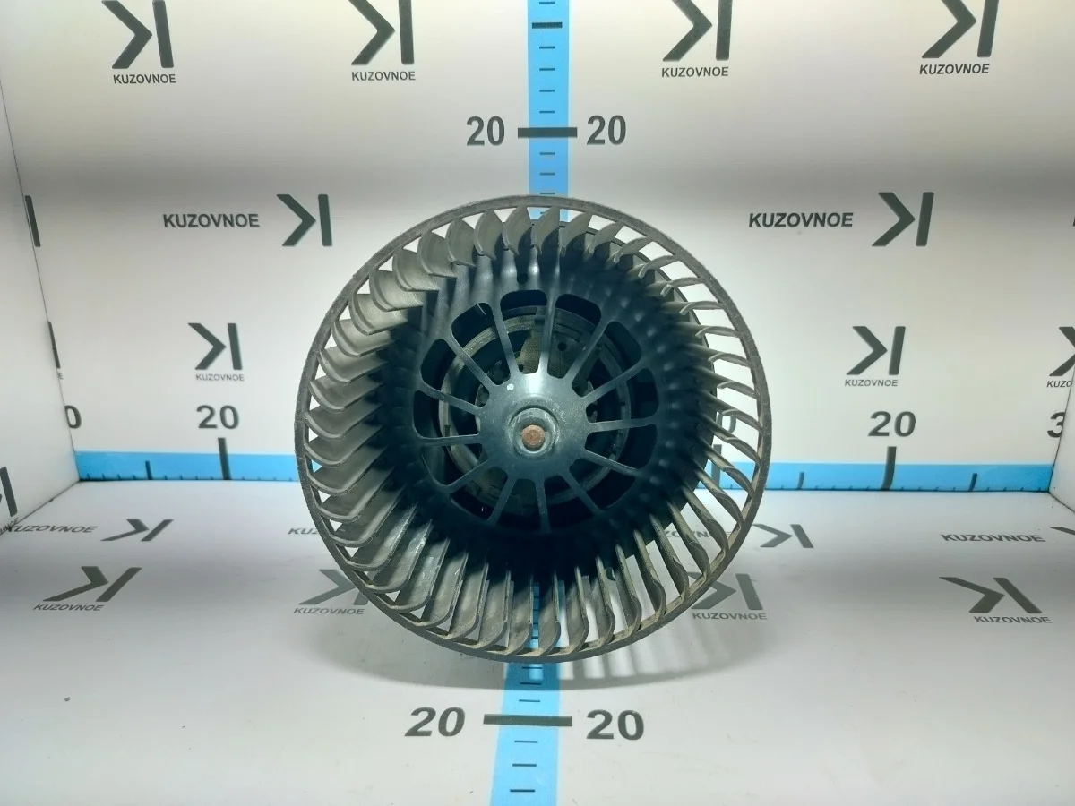 Моторчик отопителя Ford Focus 2015 CB8