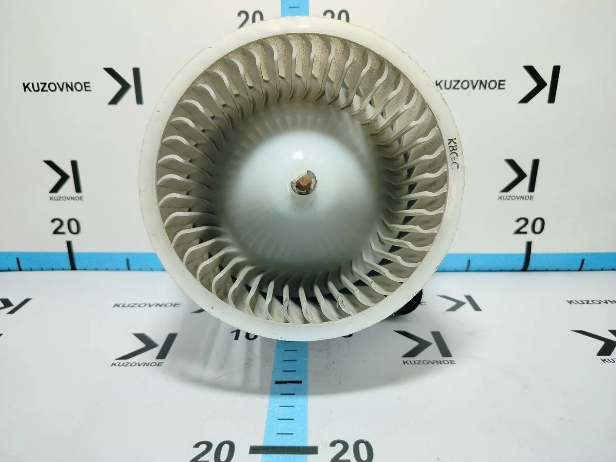 Моторчик отопителя Kia Cerato 2015 YD