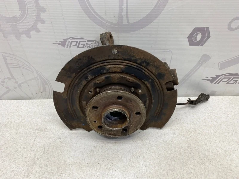 Кулак задний левый Mercedes-benz ML 2002 W163