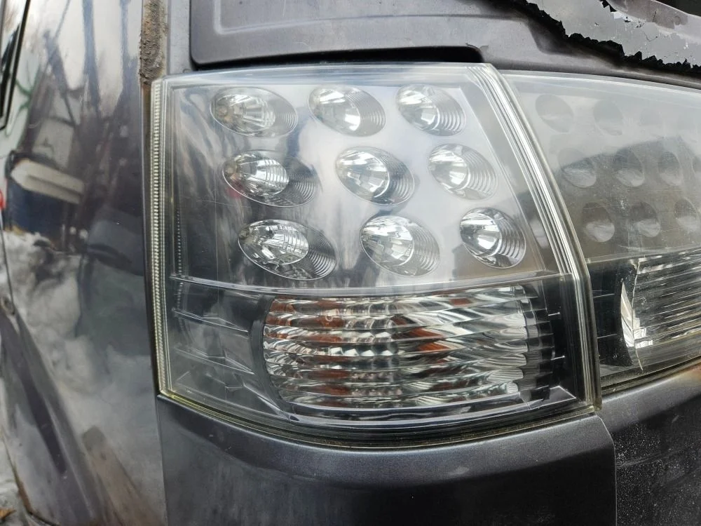 Фонарь задний левый на Mitsubishi Outlander XL