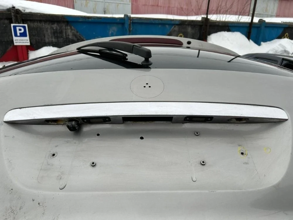 Накладка крышки багажника Mercedes-Benz W164