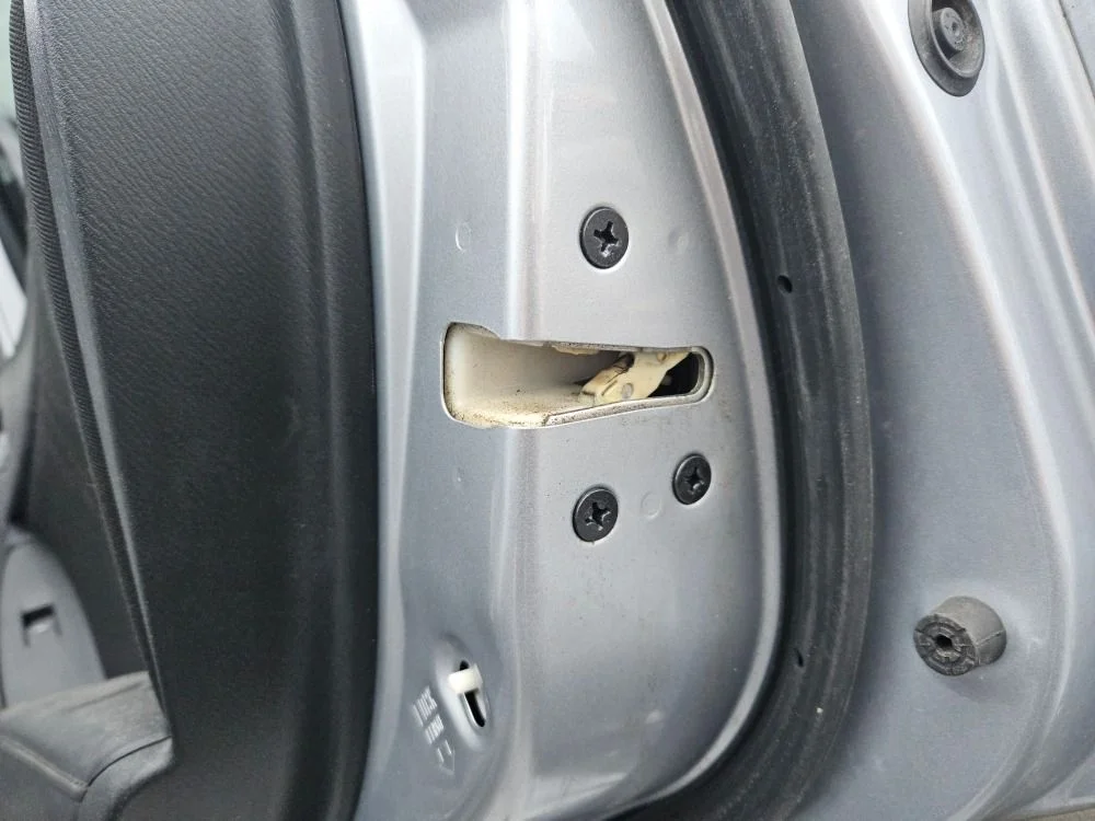 Замок задний правый на Mazda CX-5 KE рест