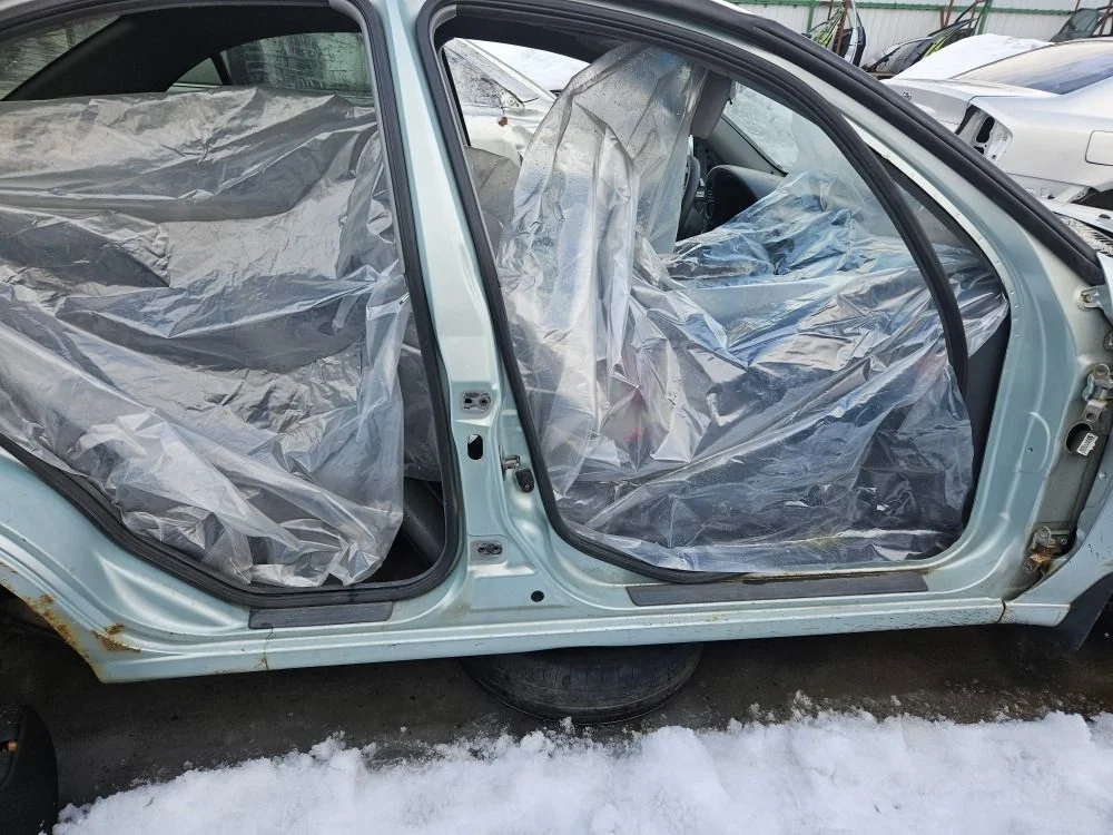 Порог правый на Nissan Almera B10 Classic