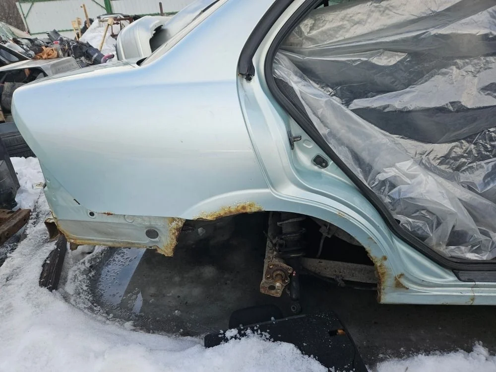 Крыло заднее правое на Nissan Almera B10 Classic