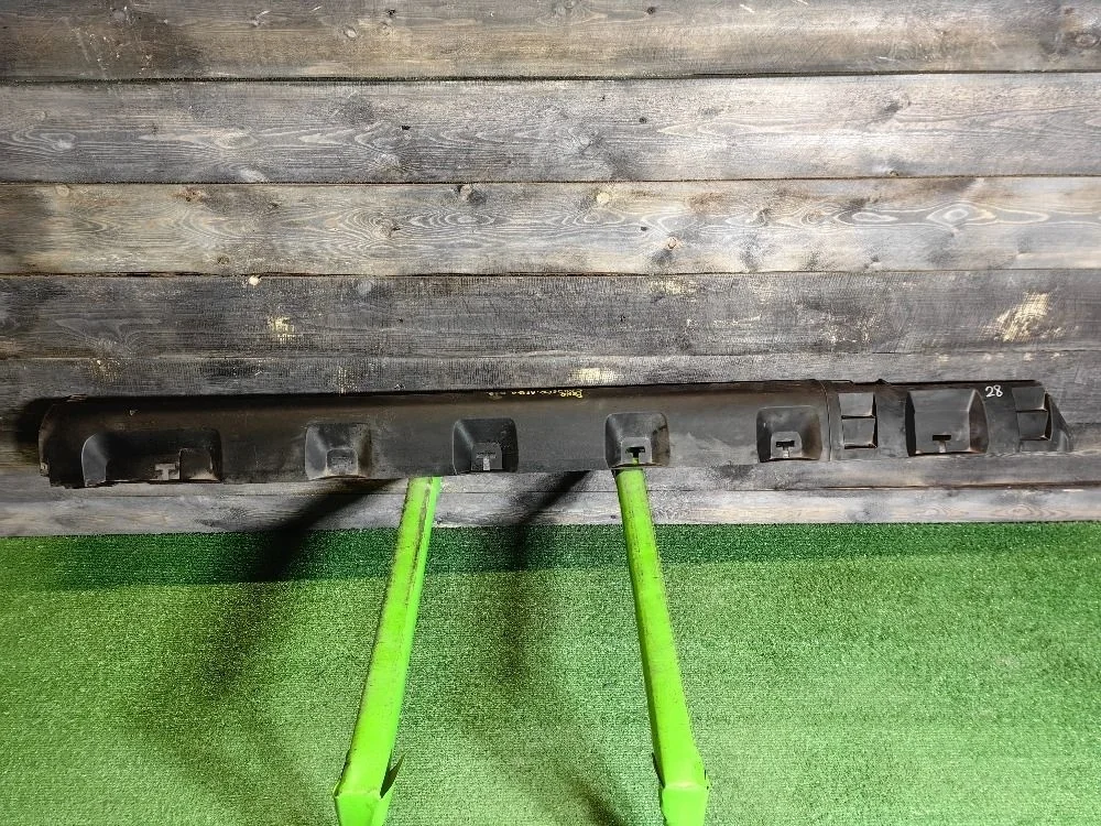 Накладка порога наружная левая Renault Sandero