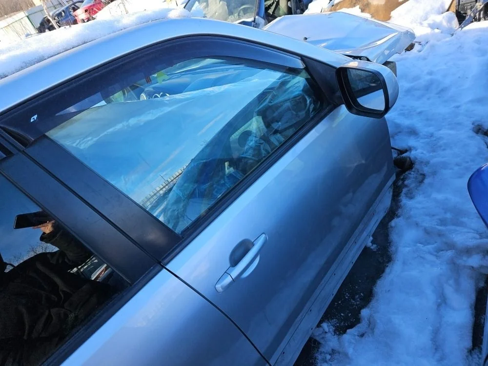 Дверь передняя правая на Suzuki Grand Vitara 2