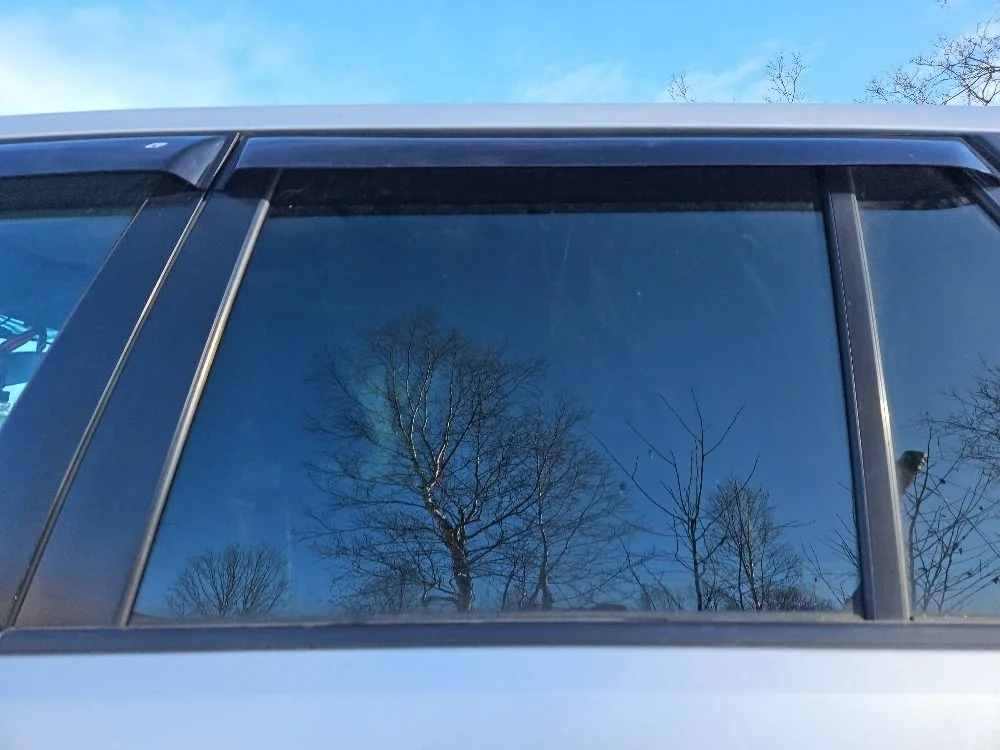 Стекло двери задней левой на Suzuki Grand Vitara 2