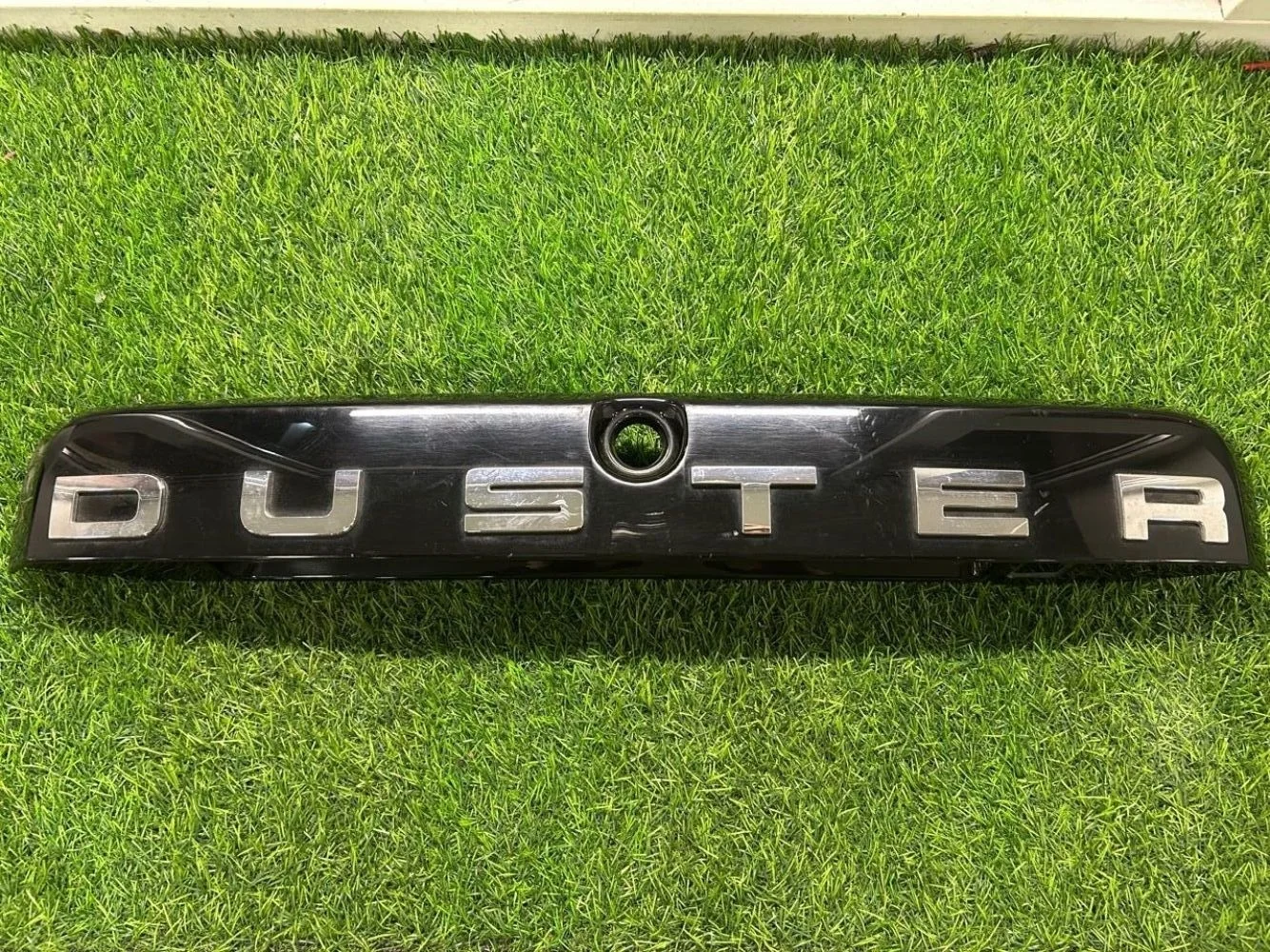 Накладка двери багажника Renault Duster 1