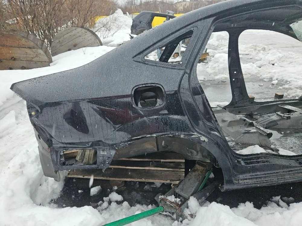 Крыло заднее правое дефект на Ford Mondeo 4 рест