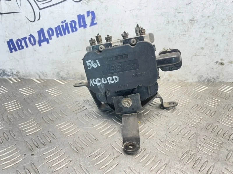 блок abs Honda Accord 2001 CL3 F20B