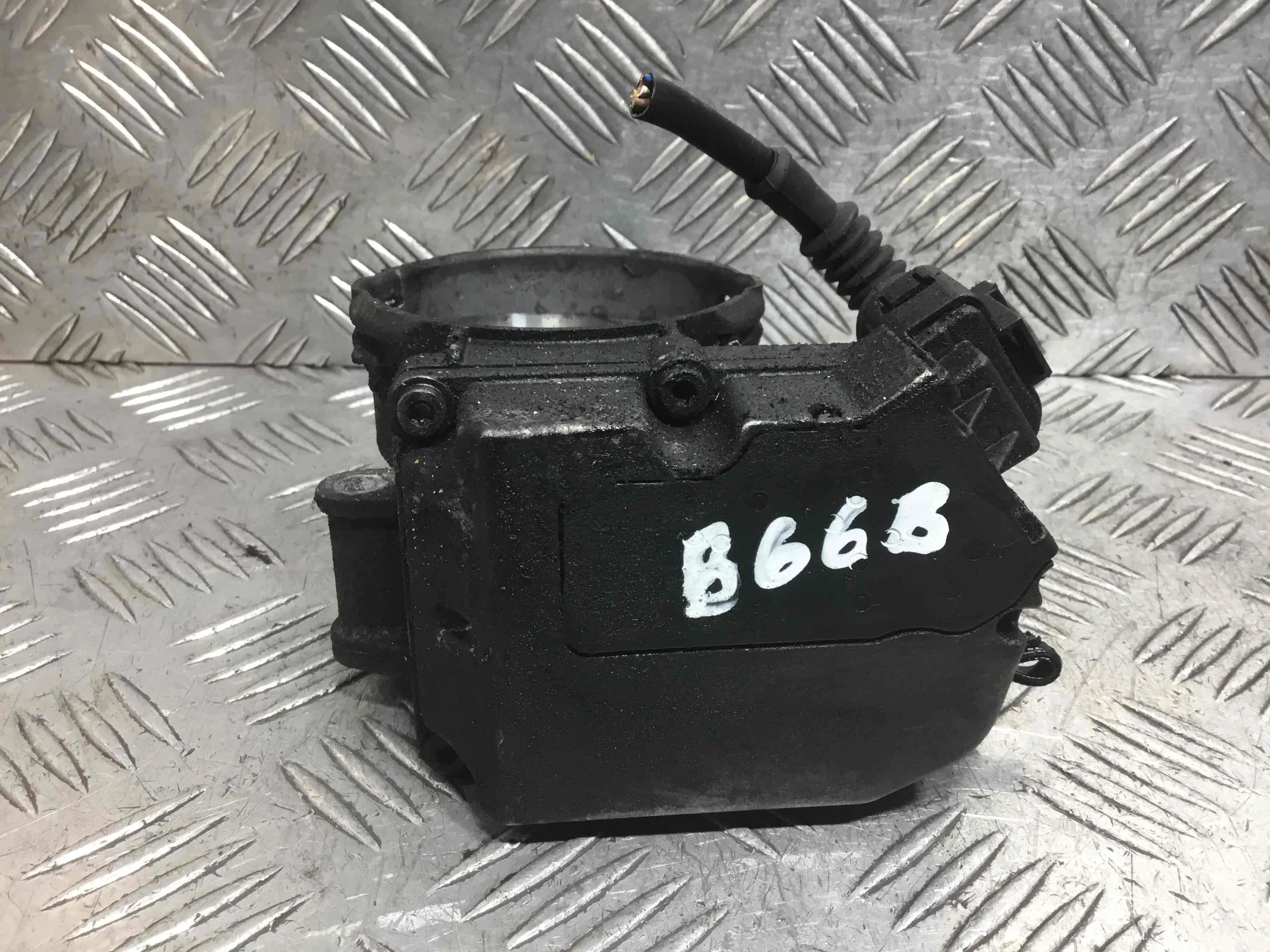 Заслонка дроссельная Audi A4 B7 (2004-2008) дизель 2.0 TDI Механика Седан