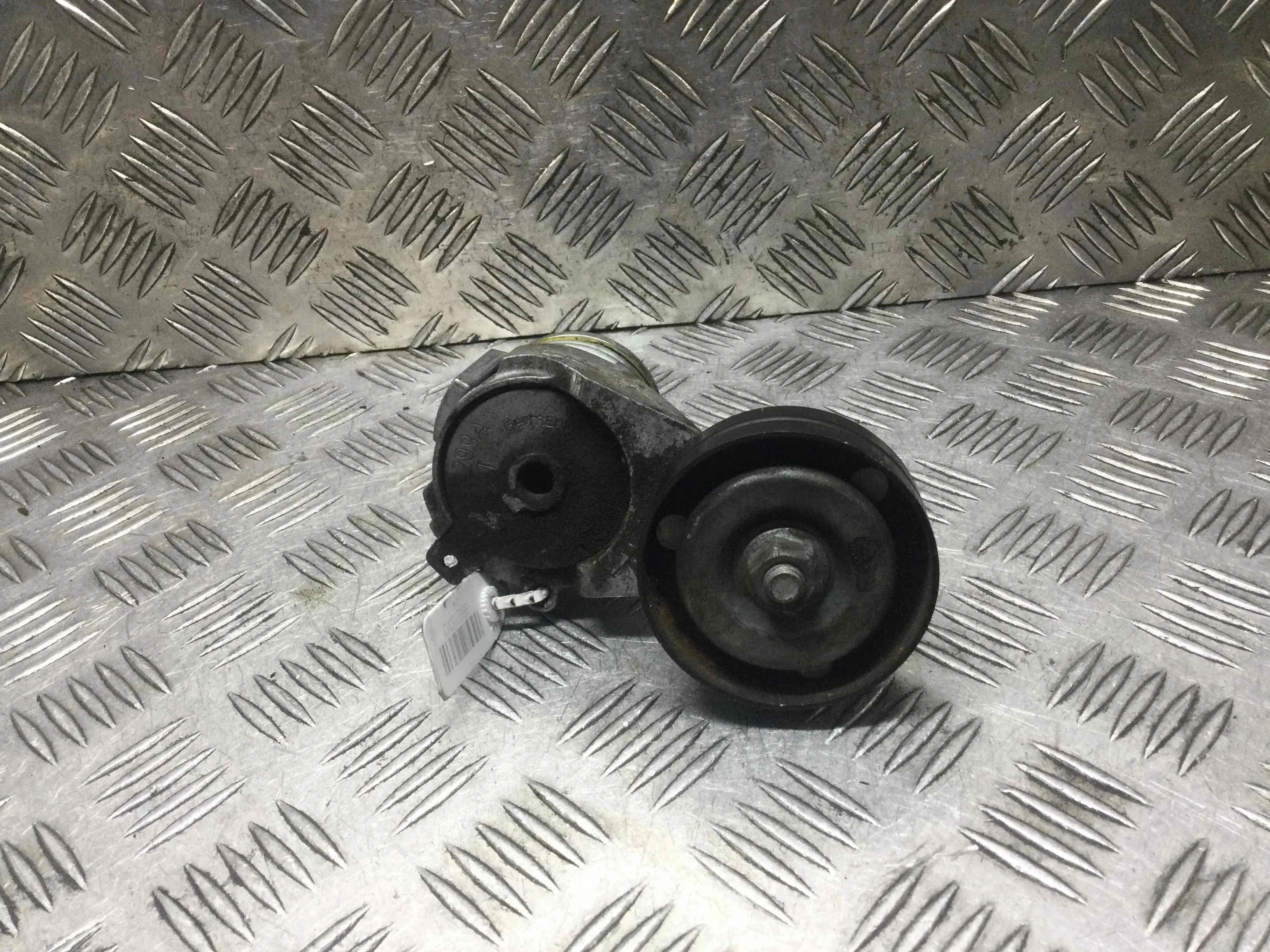 Натяжитель ремня генератора Volkswagen Golf 4 поколение (1997-2004) бензин 1.6 i Механика 5-дв, х/б