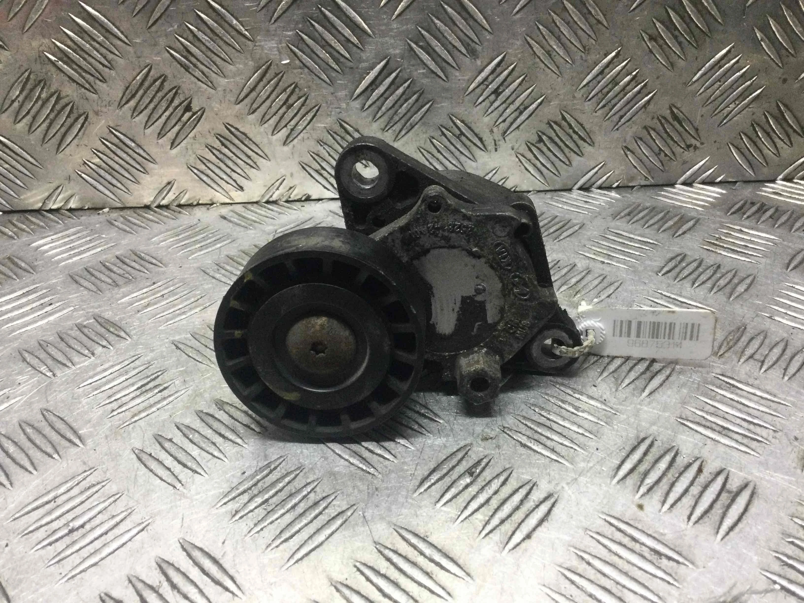 Натяжитель ремня генератора Kia Ceed 1 поколение 2006 - 2010 дизель 1.6   Х/б