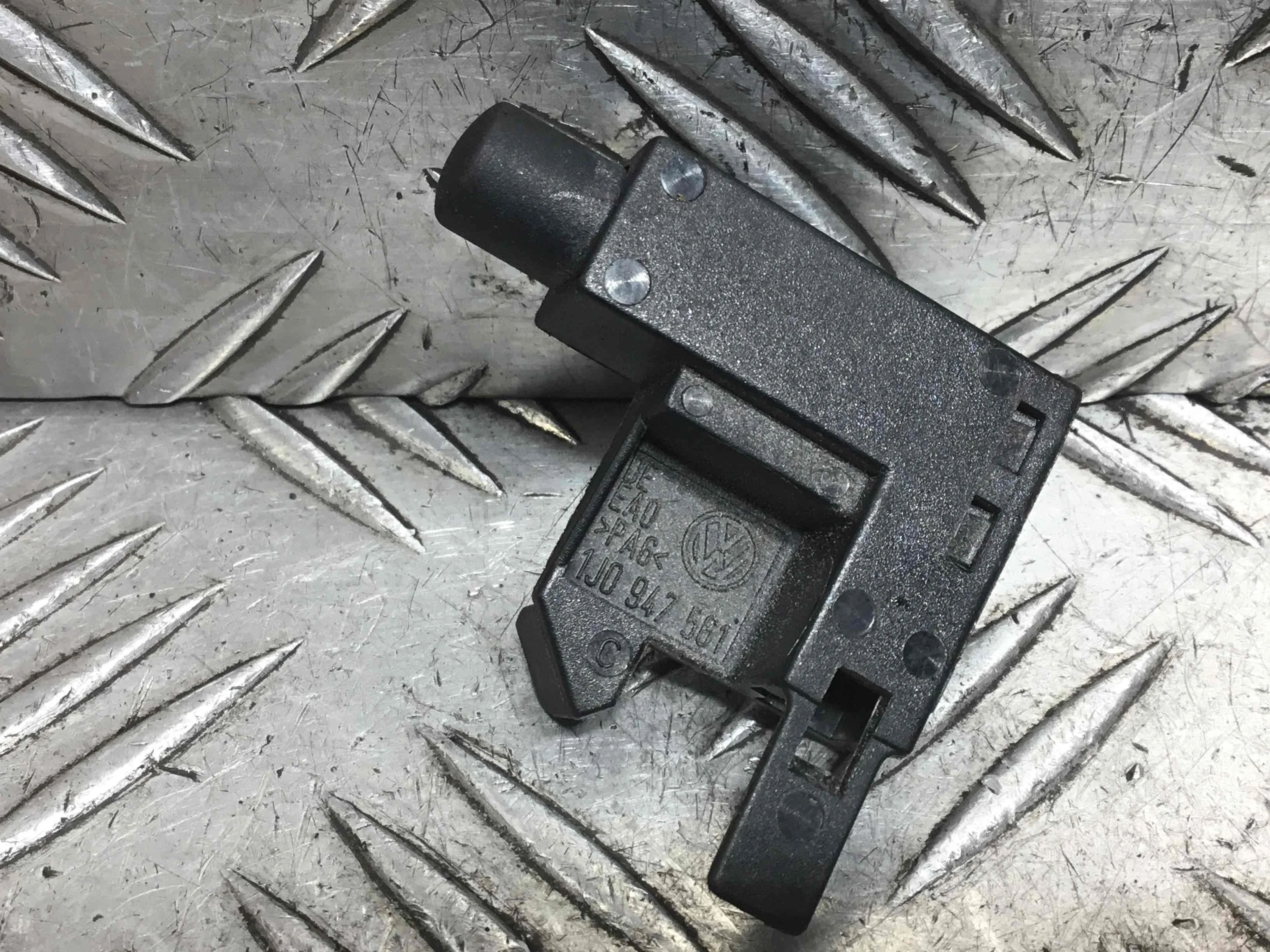 Выключатель концевой (концевик) Ford Galaxy 1 поколение [рестайлинг] (2001-2006) дизель 1.9 TDI Механика Минивэн