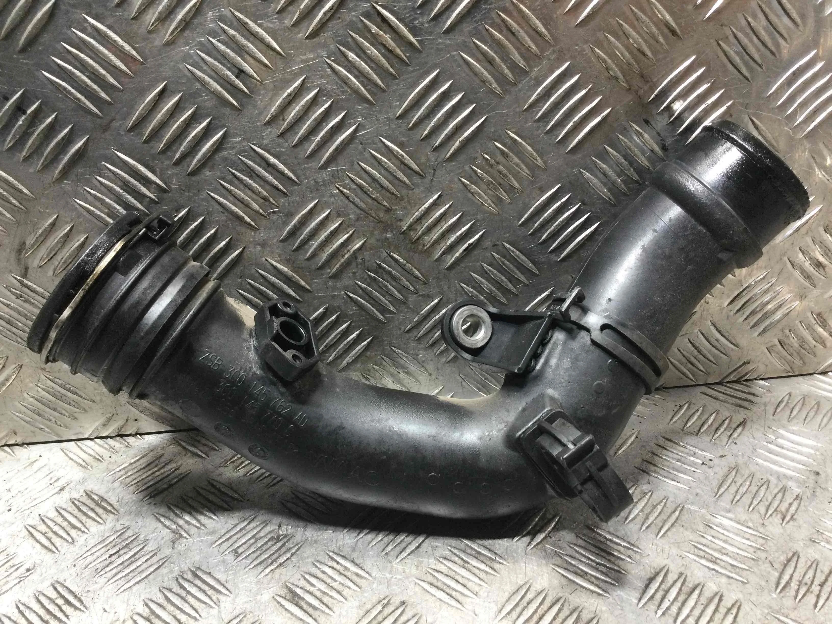Патрубок интеркулера SEAT Leon 2 поколение (2005-2009) дизель 2.0 TDI Механика Х/б