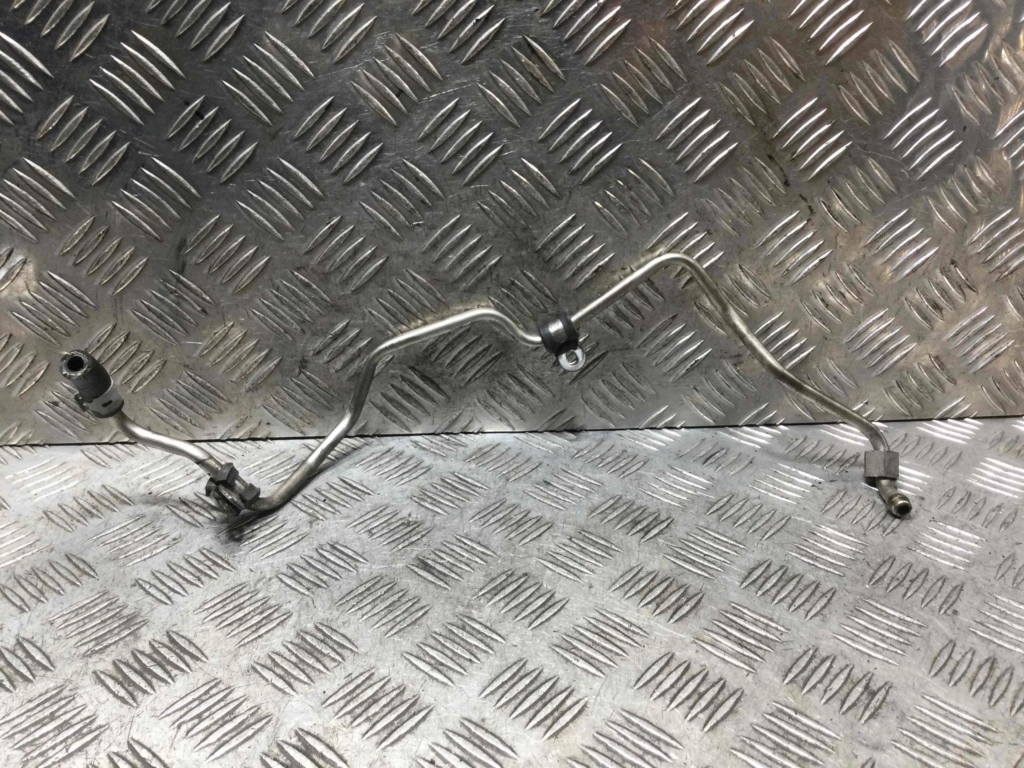 Масляная трубка турбины SEAT Leon 2 поколение (2005-2009) дизель 2.0 TDI Механика Х/б