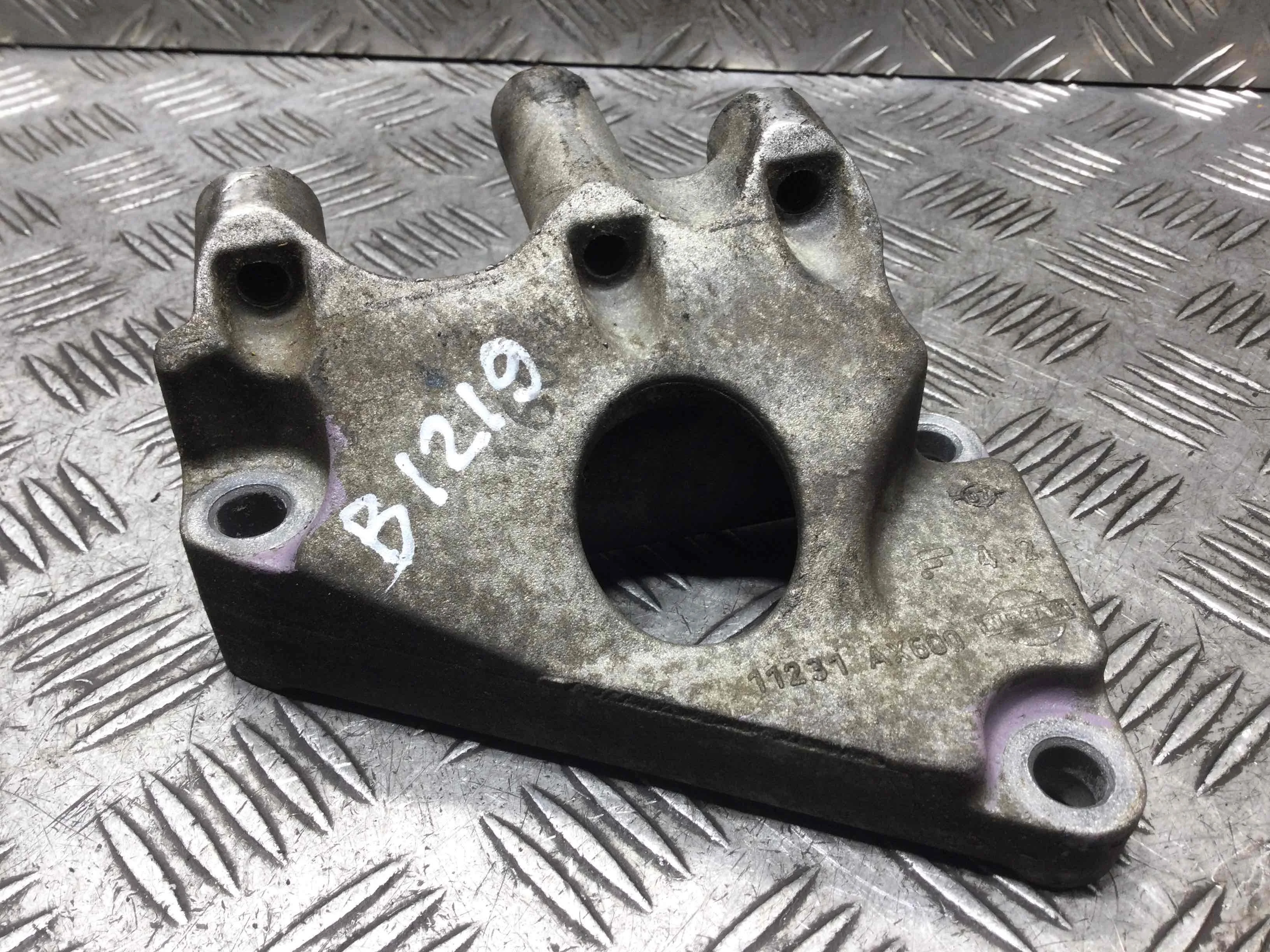 Кронштейн двигателя Nissan Micra K12 (2002-2010) бензин 1.2 i Механика