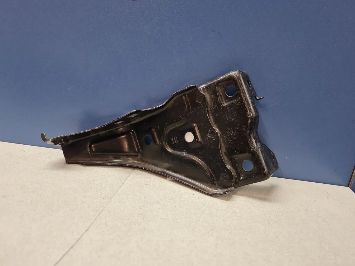 Кронштейн усилителя переднего бампера правый для Toyota Land Cruiser Prado 150 2009-