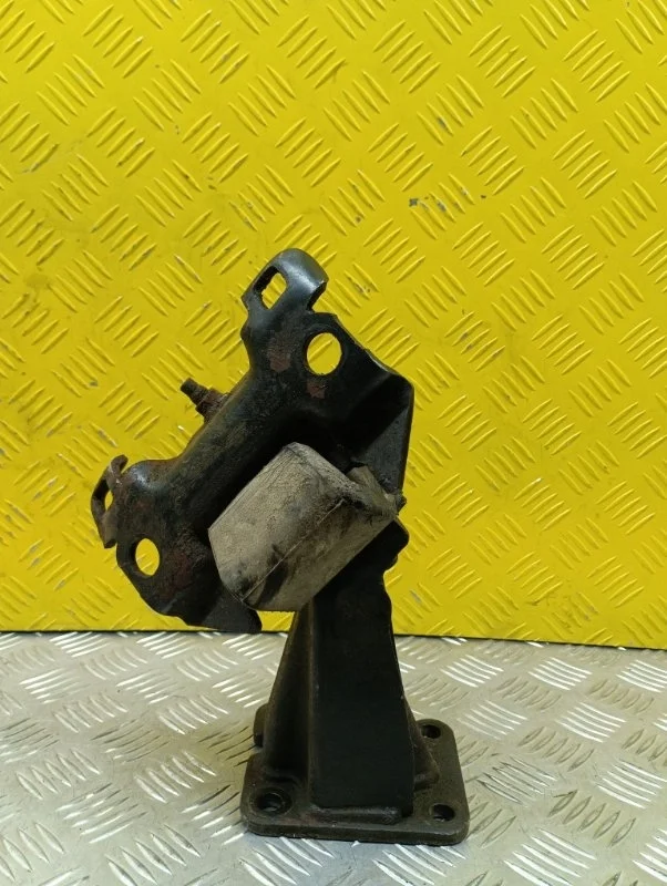 Подушка крепления двигателя Nissan Pathfinder (R51M) 2004-2013 2007 11220EB300 2.5 D YD25DDTI, левая