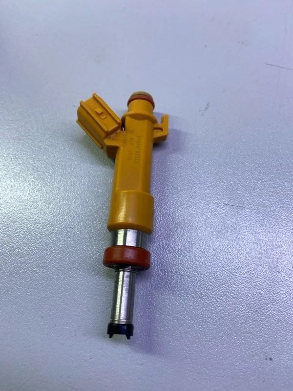 Форсунка топливная LEXUS ES200 2016 2320909280 XV60 6AR-FSE