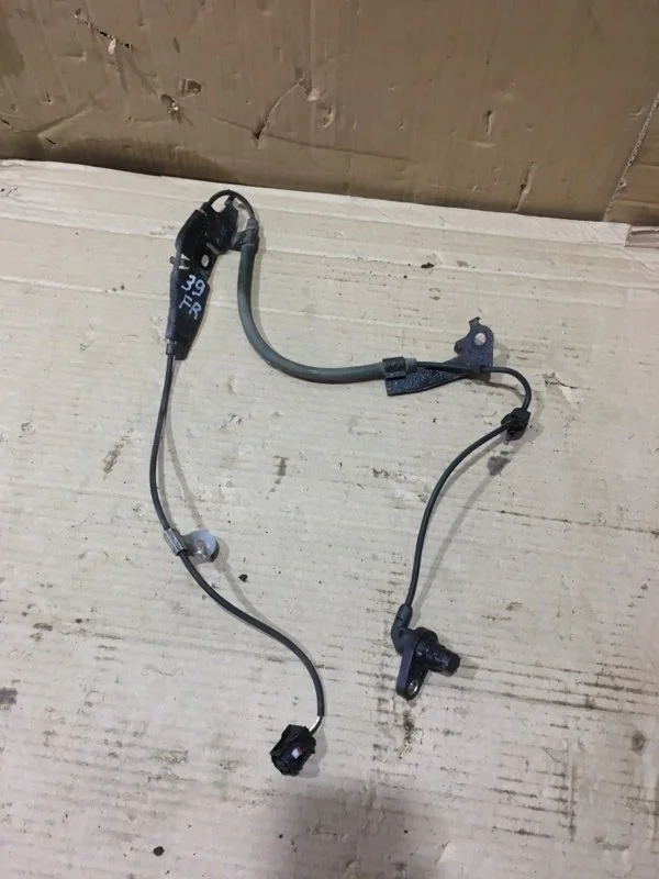 Датчик ABS LEXUS ES200 2016 8954233100 XV60 6AR-FSE, передний правый