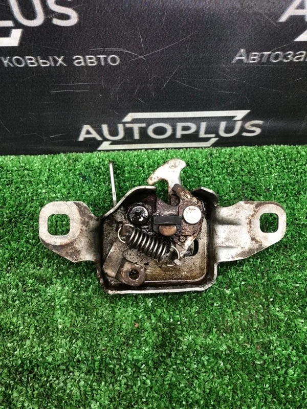 Замок капота Renault Logan 2004-2016 6001547332 1.6