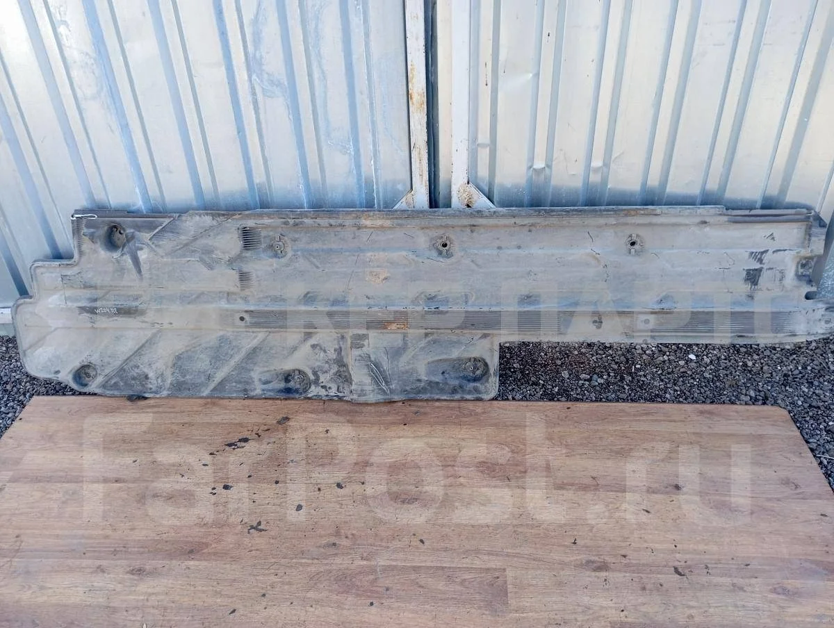 Защита дна правая Mercedes (Мерседес) Ц-класс W204