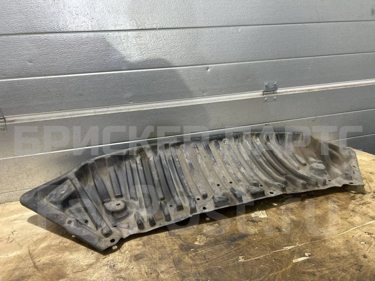 Пыльник двигателя Mercedes (Мерседес) Ц-класс W204