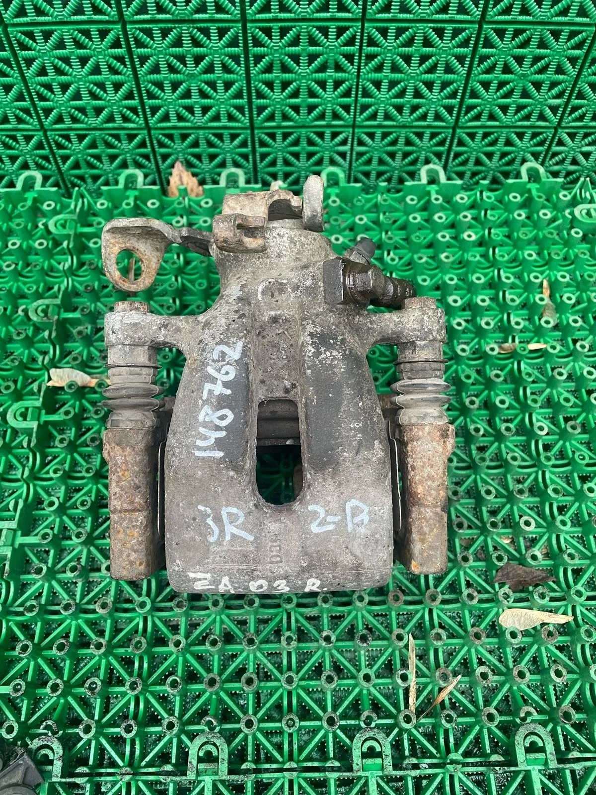 Суппорт тормозной OPEL ASTRA H, ZAFIRA B 2004- задний правый б/у ASTRA H(2004-2014);ZAFIRA B(2005-2014)