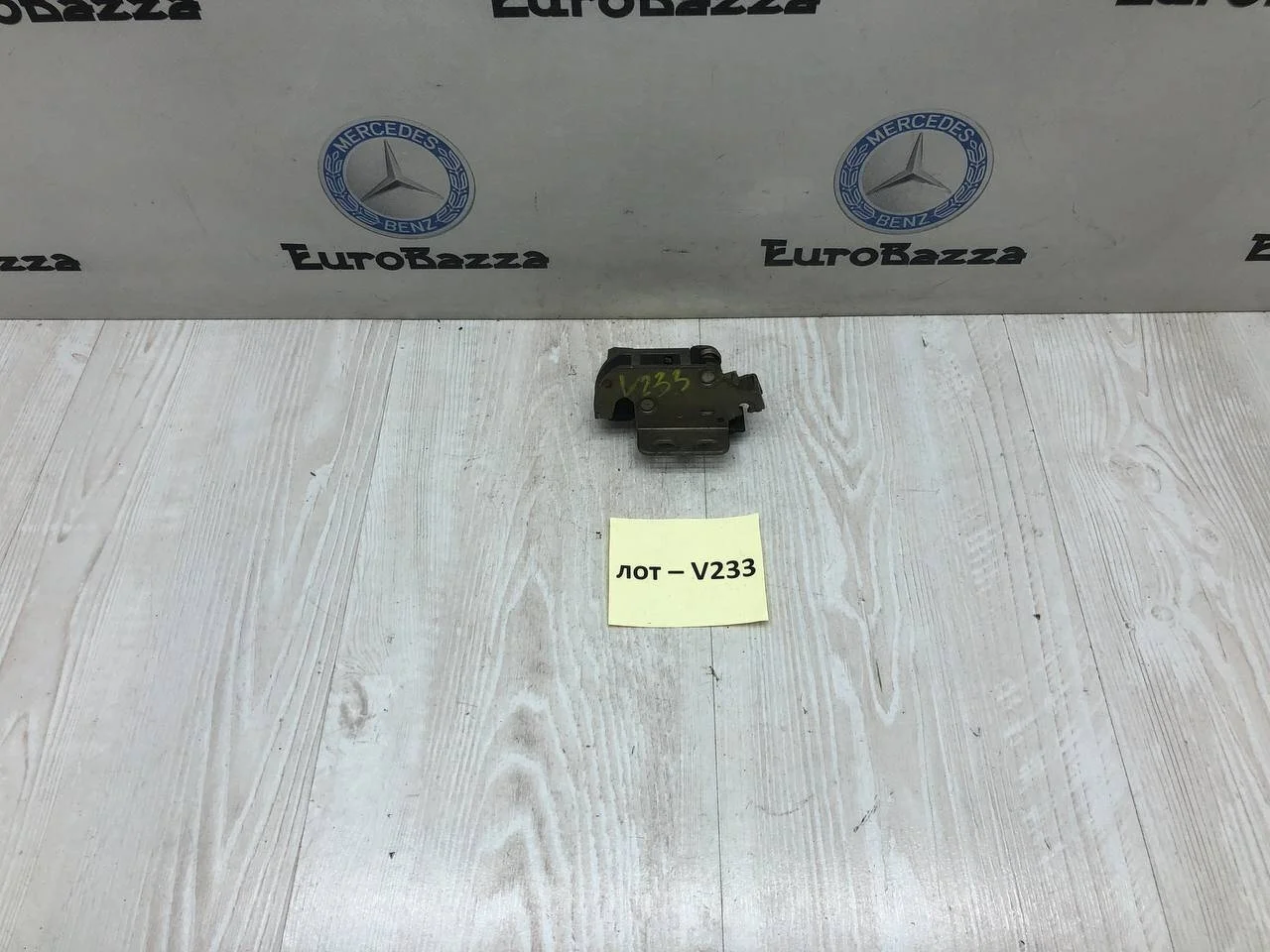 Замок распашной правой двери верхний Mercedes W906