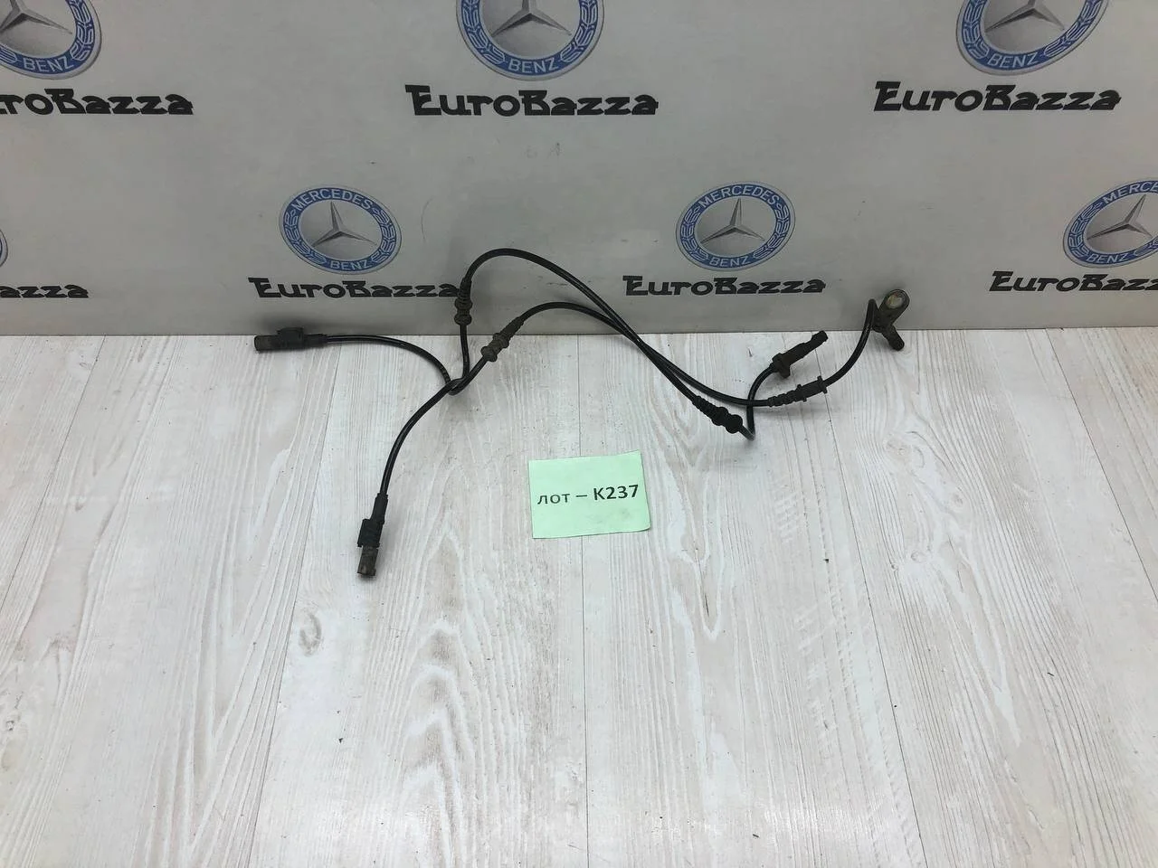 Датчик ABS передний Mercedes W211
